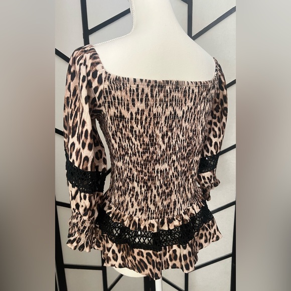 Venus Animal Print Off Shoulder Top with Elastic Bodice - NWOT - Size L - Picture 4 of 15